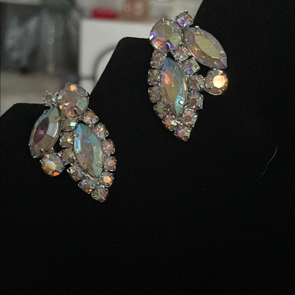 Vintage Weiss AB clip on earrings - Picture 1 of 7